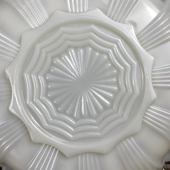 Golden Shell Deviled Egg Server Plate Anchor Hocking Milk Glass Gold Trim - Picture 5 of 10